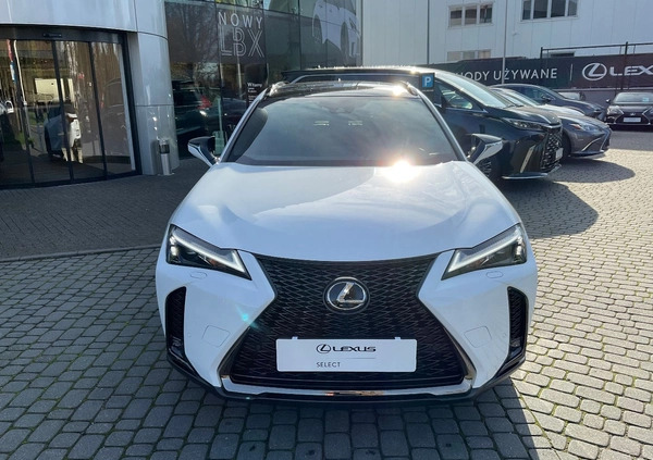Lexus UX cena 159000 przebieg: 4681, rok produkcji 2022 z Kraków małe 407